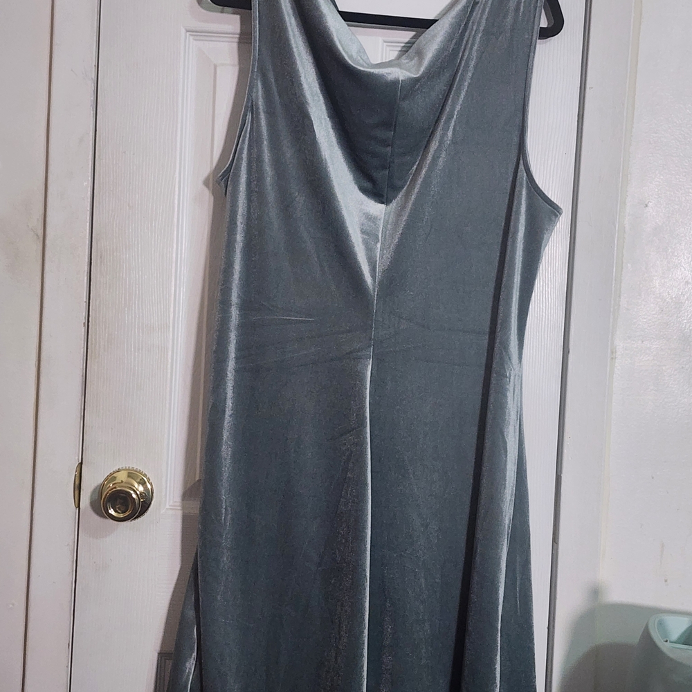 Old Navy Green Backless Dress - Picture 3 of 4